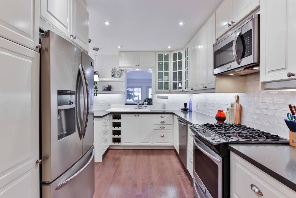 choosing kitchen backsplash tiles